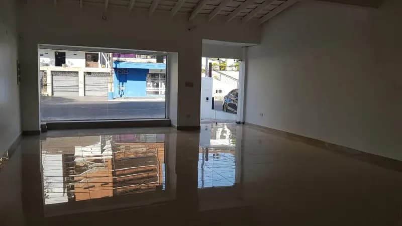 Retail Space of 120m² for Sale in San José, Asunción - Image 2