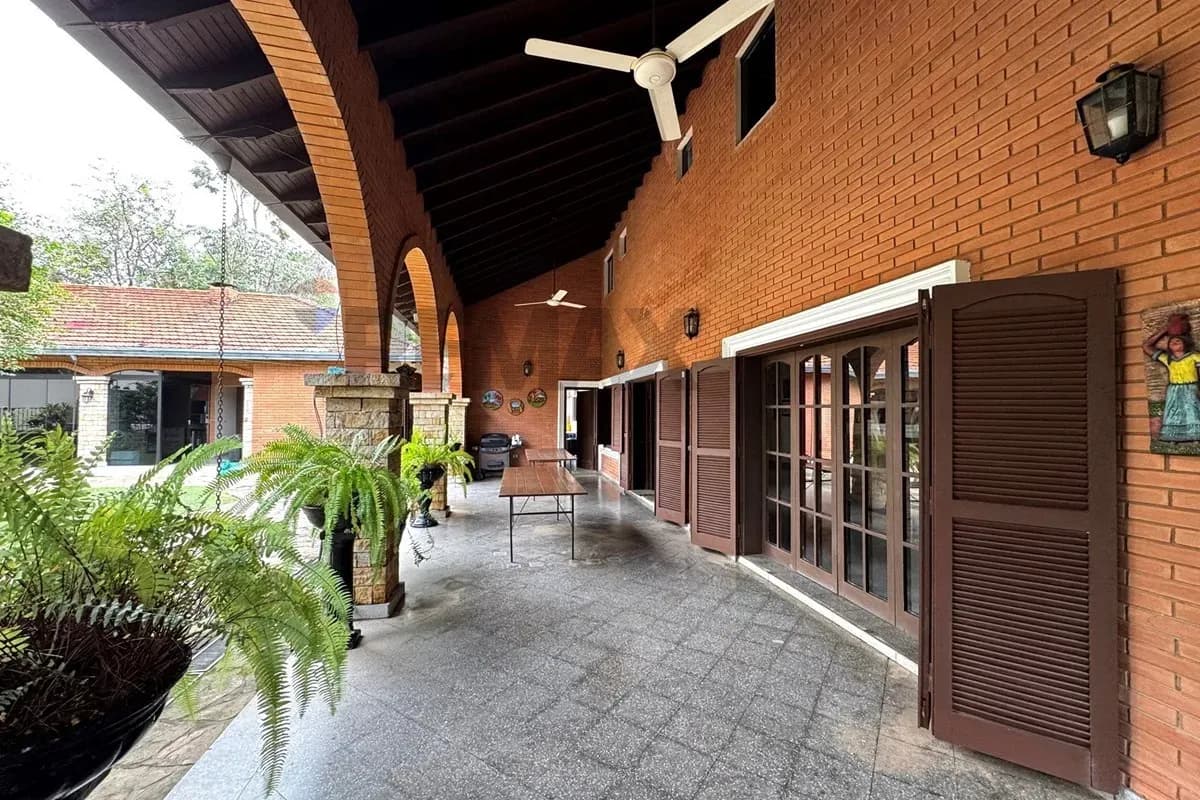 6-Bedroom House for Sale in Historic Center, San Bernardino - Image 4