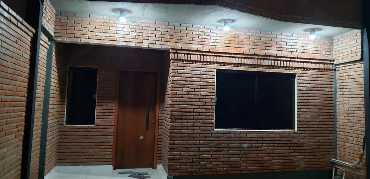 3-Bedroom House for Sale in Fernando de la Mora - Image 2