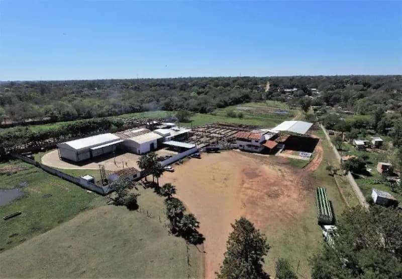 Local Comercial de 120m² en Venta en Segundo Barrio, Luque - Image 3