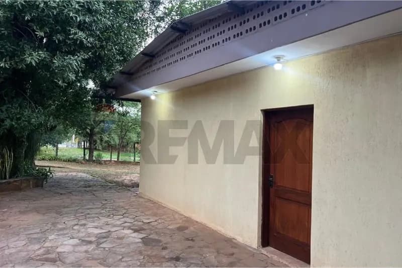 Casa de 3 dormitorios en Venta en Limpio - Image 3