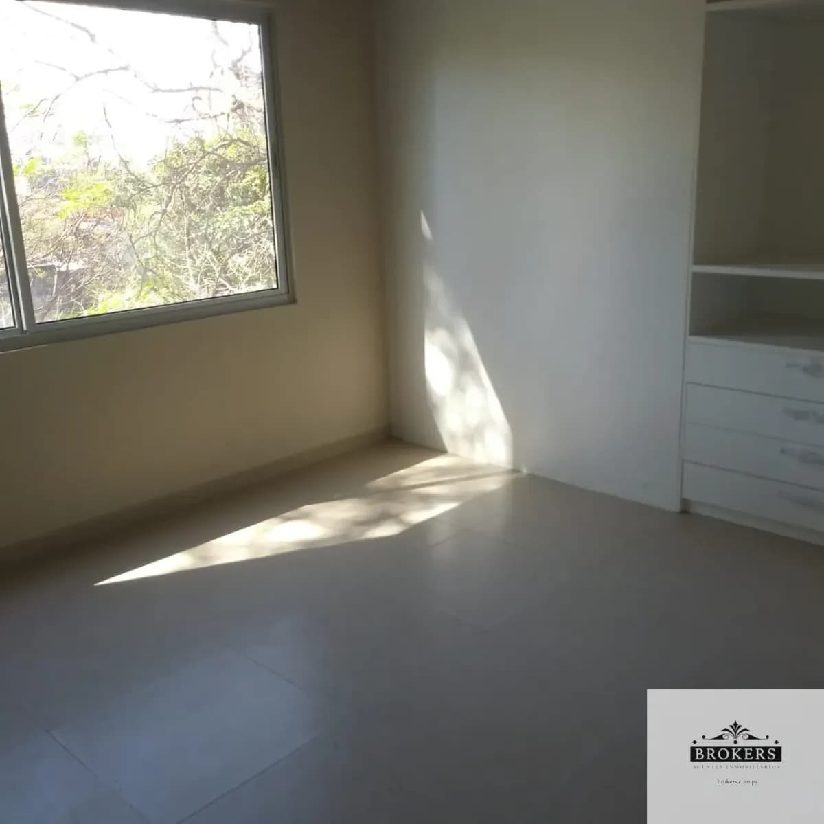 2-Bedroom Apartment for Sale in La Catedral, Lambaré - Image 11