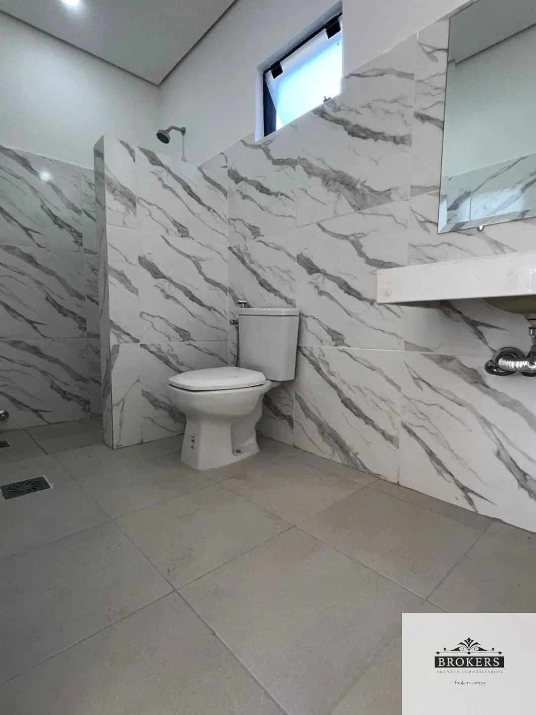 Casa de 3 dormitorios en Alquiler en Mburucuyá, Asunción - Image 13