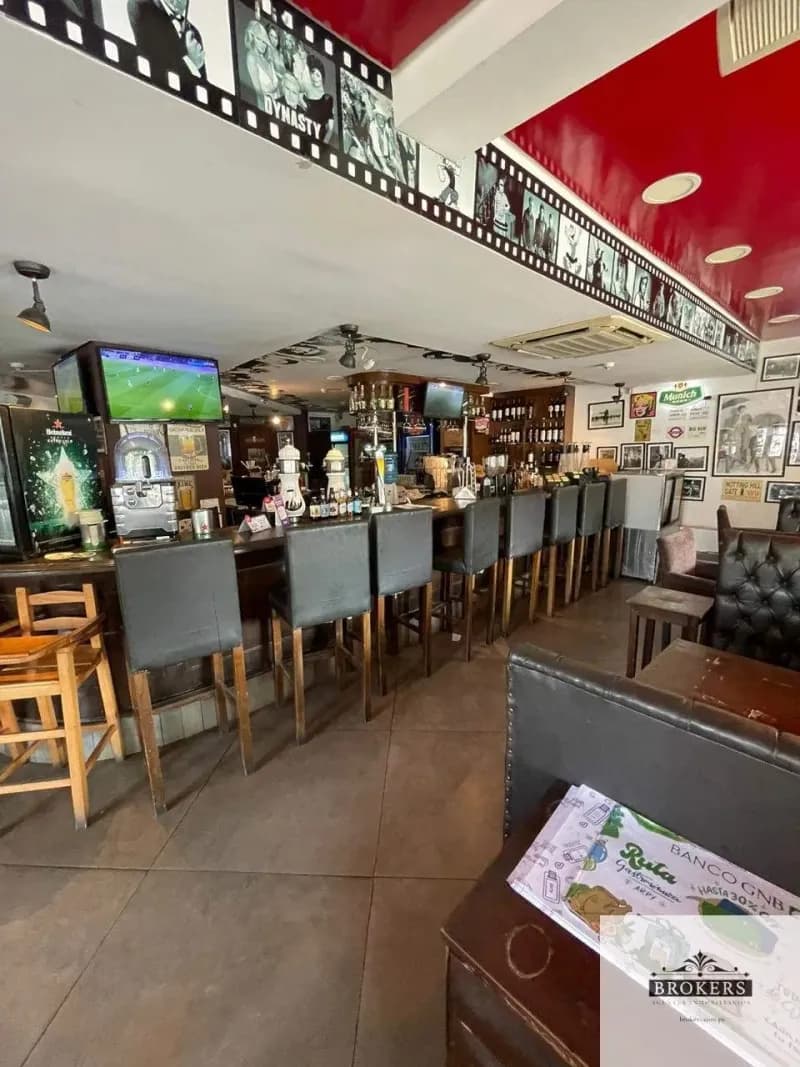 Local Comercial de 292m² en Alquiler en Recoleta, Asunción - Image 4