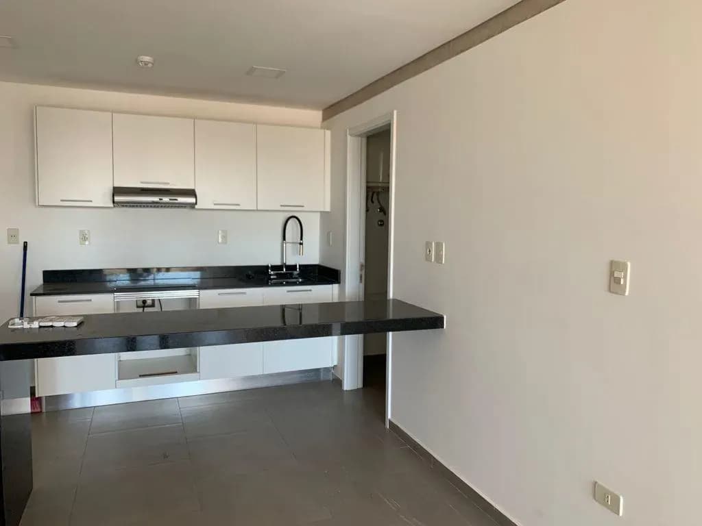 Departamento de 2 dormitorios en Venta en Ciudad Nueva, Lambaré - Image 8