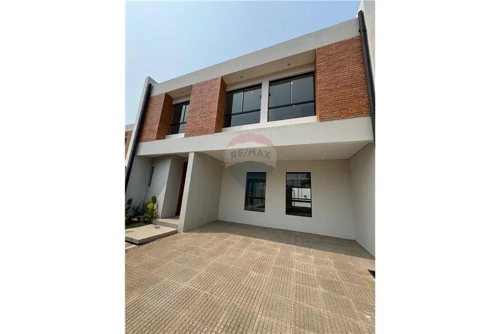 3-Bedroom House for Sale in Loma Merlo, Luque - Image 2