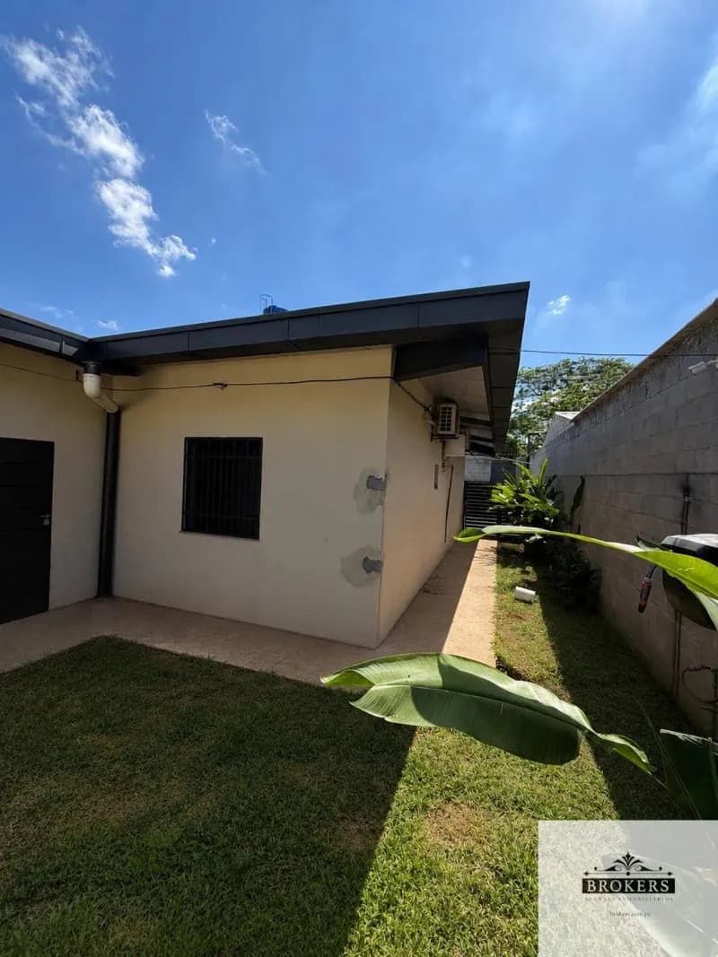 Casa de 3 dormitorios en Venta en Puerto Pabla, Lambaré - Image 5