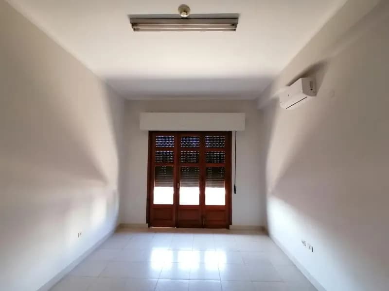 2-Bedroom Apartment for Rent in La Encarnación, Lambaré - Image 4