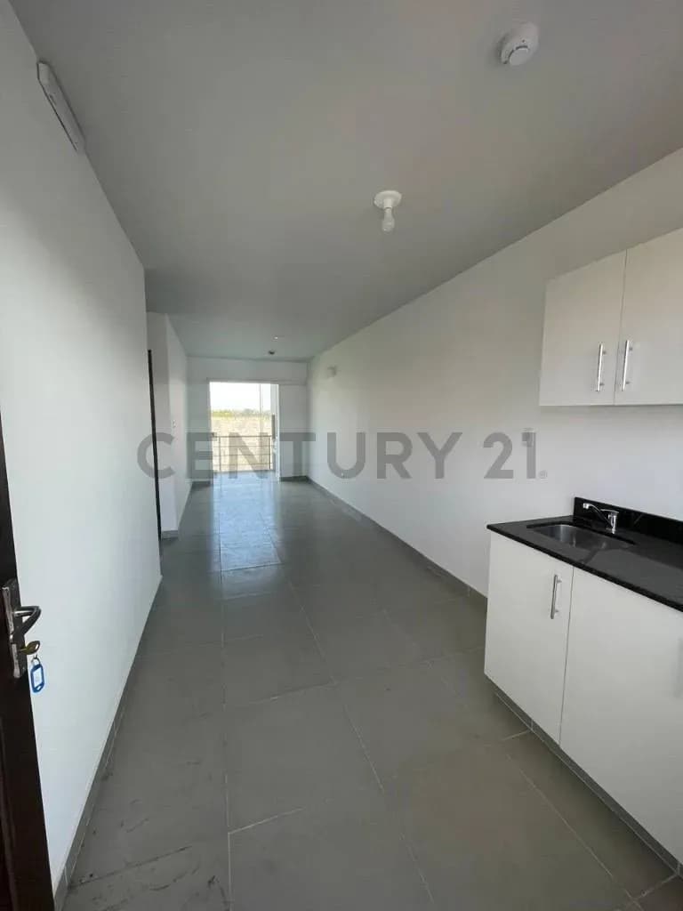 2-Bedroom Apartment for Sale in San Jorge, Mariano Roque Alonso - Image 7
