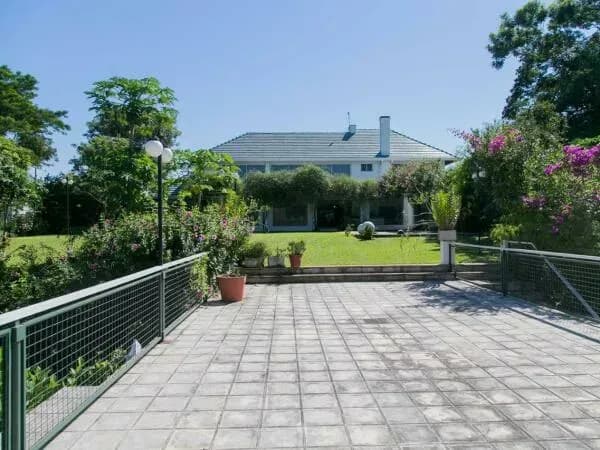 Casa de 3 dormitorios en Venta en Parques del Yatch, Lambaré - Image 2