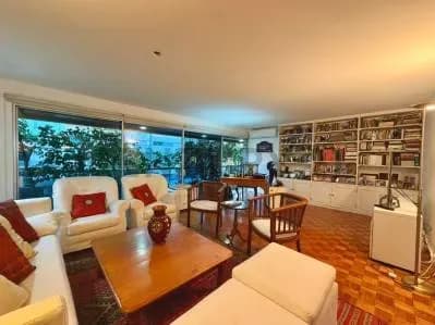 Departamento de 4 dormitorios en Venta en Pocitos, Montevideo - Image 2