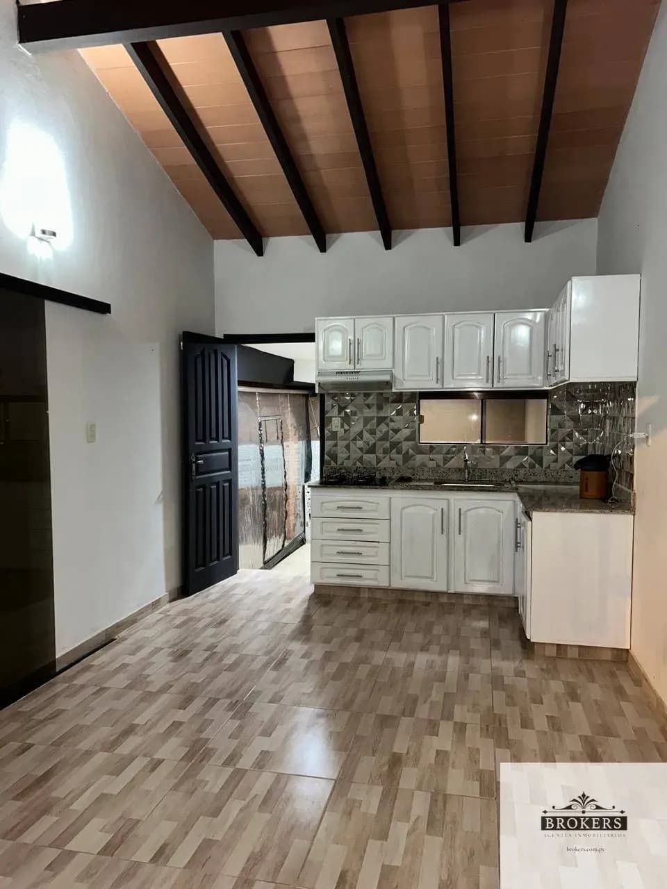 3-Bedroom House for Sale in Virgen del Rosario Neighborhood, Itauguá - Image 11