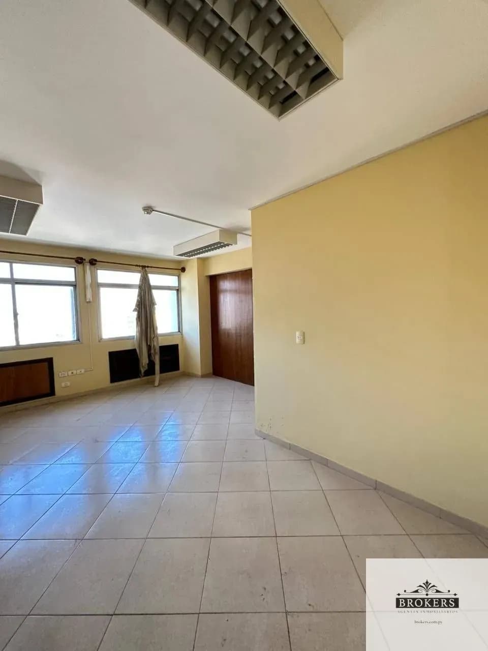 Office of 47m² for Rent in La Catedral, Lambaré - Image 5