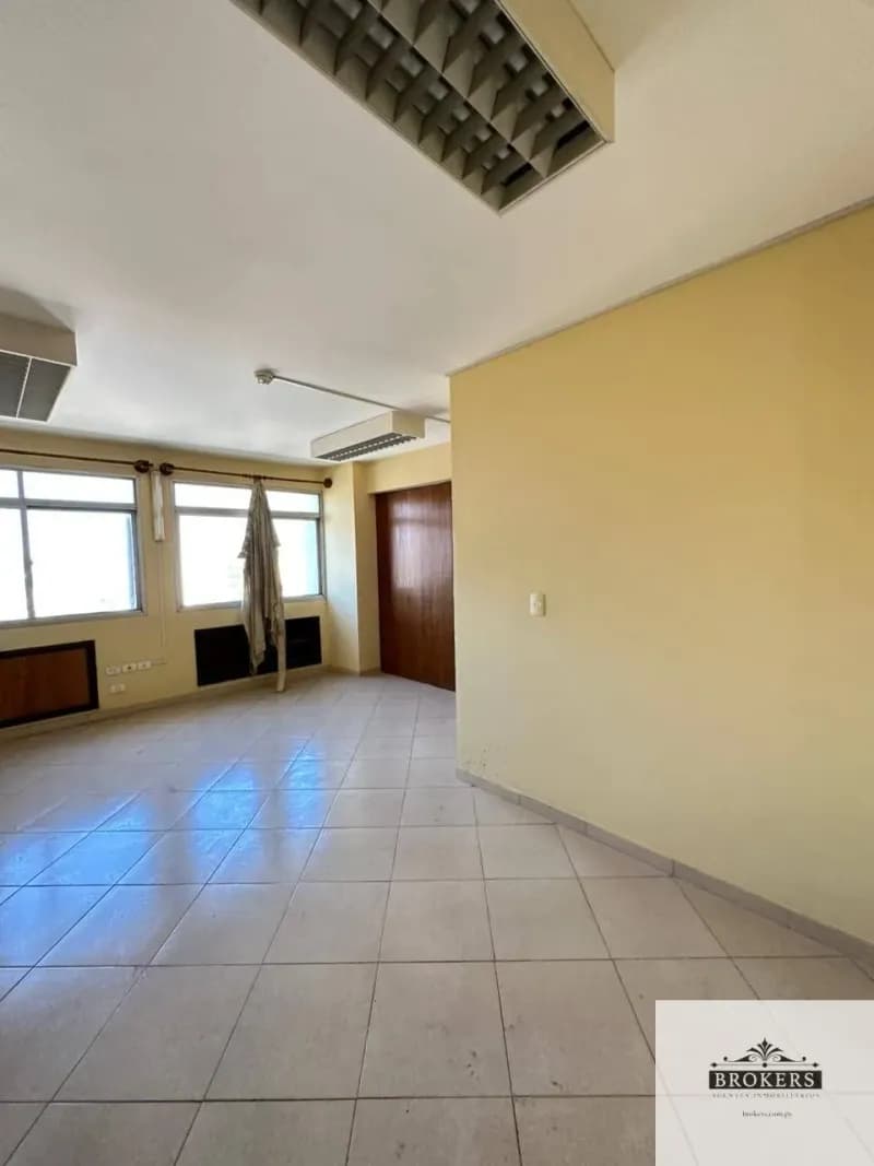Office of 47m² for Rent in La Catedral, Lambaré - Image 5