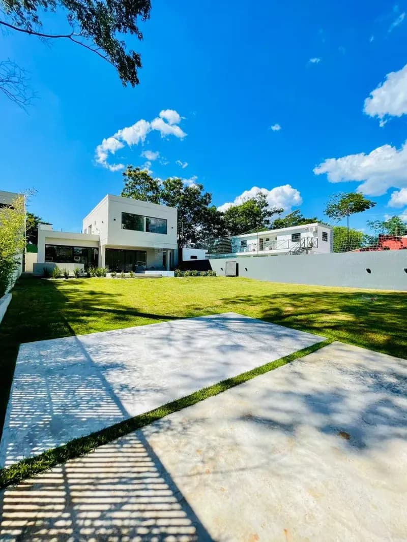 Casa de 4 dormitorios en Venta en San Bernardino - Image 4