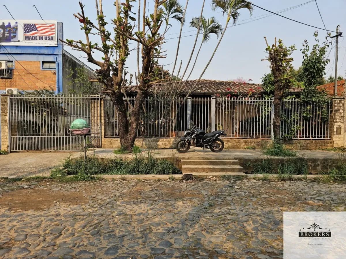 810m² Land for Sale in Villa Aurelia, Fernando de la Mora - Image 1