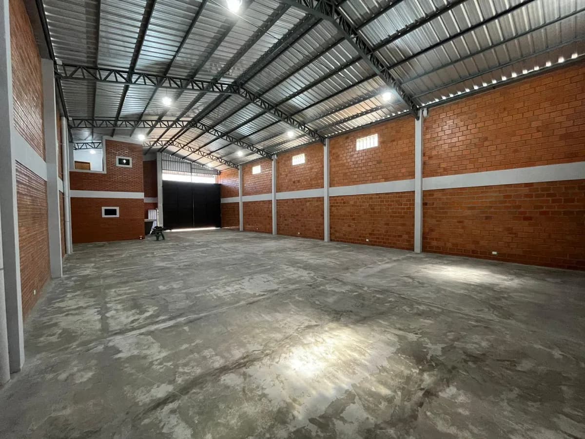 Warehouse of 354m² for Sale in Rosa Mística, Mariano Roque Alonso - Image 2