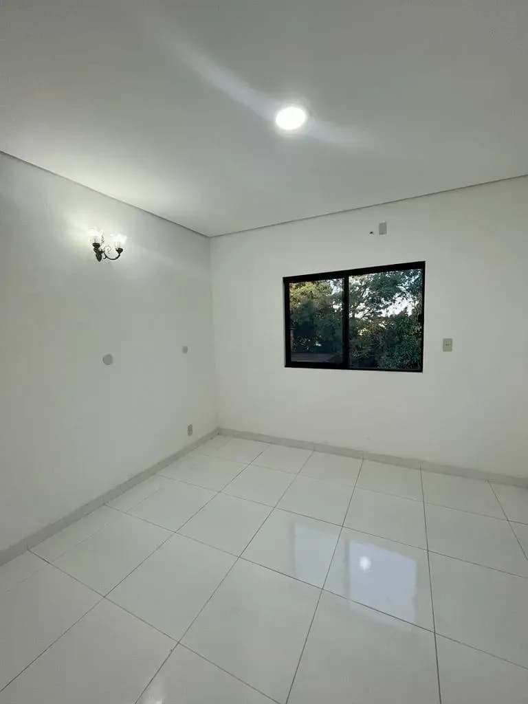 3-Bedroom House for Sale in Monseñor Bogarín, Mariano Roque Alonso - Image 20