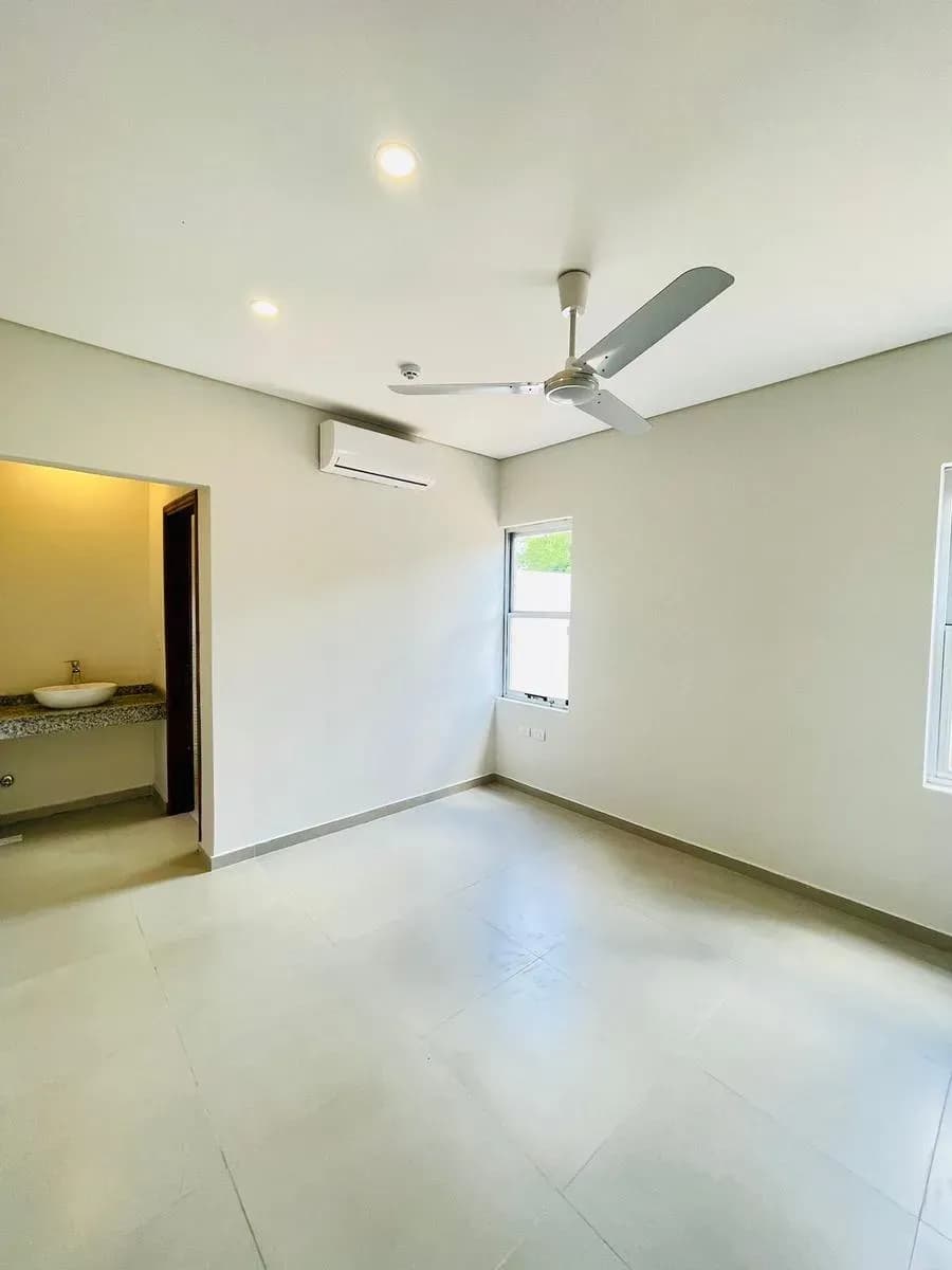 3-Bedroom House for Sale in Maramburé, Luque - Image 10
