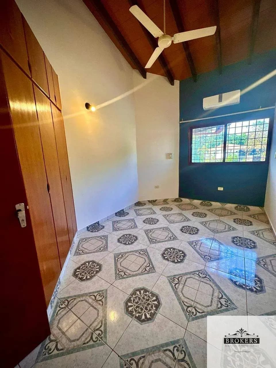 Local Comercial de 360m² en Alquiler en Villa Virginia, Lambaré - Image 13