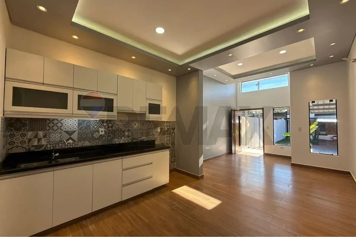 2-Bedroom House for Sale in Limpio - Image 7