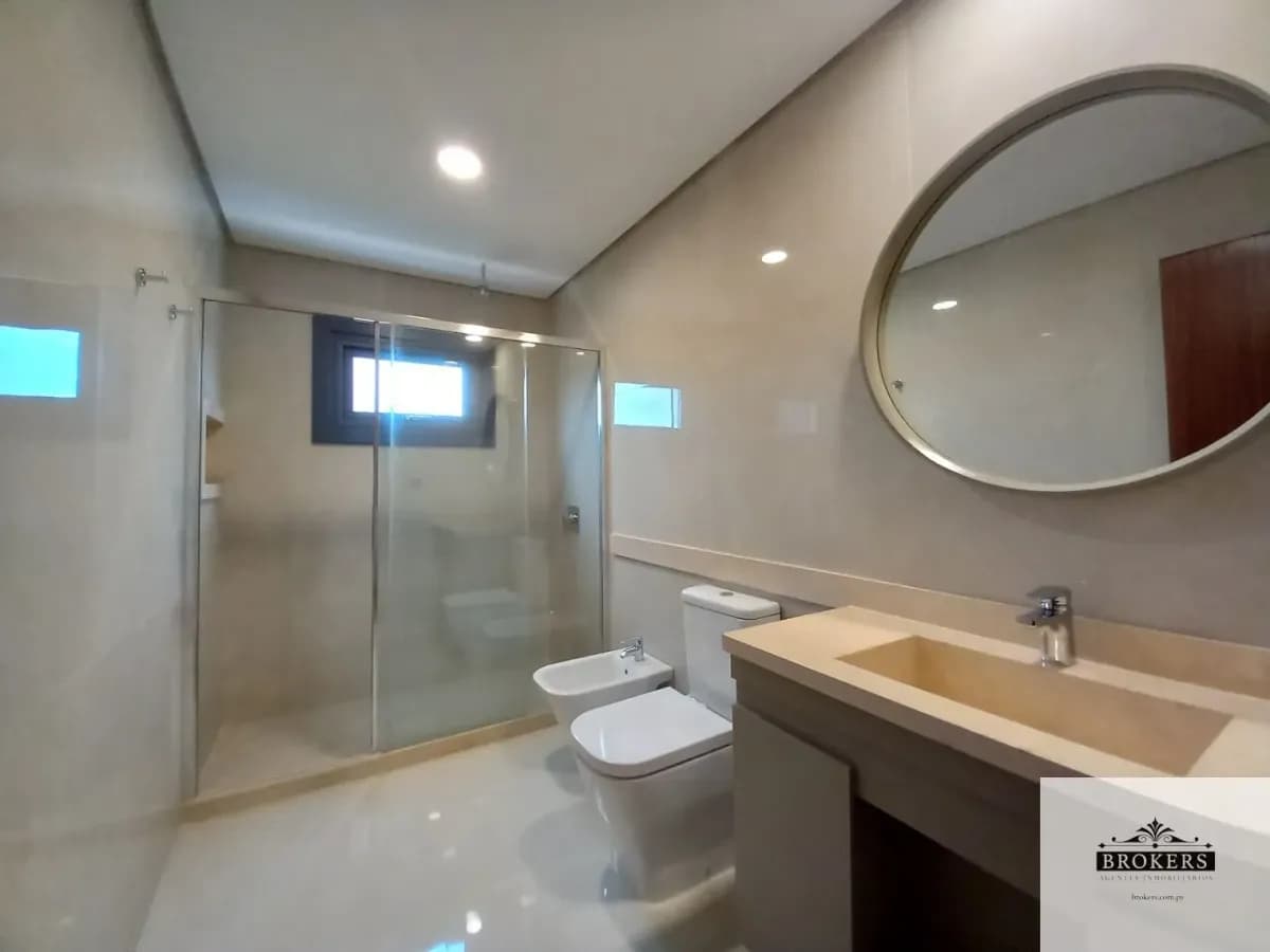 Departamento de 2 dormitorios en Alquiler en Madame Lynch, Asunción - Image 11