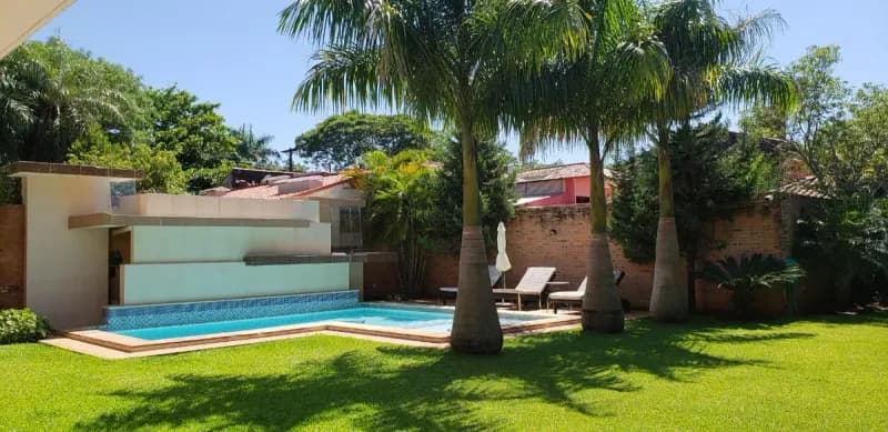 Casa de 6 dormitorios en Venta en Mcal. José Félix Estigarribia, Lambaré - Image 2