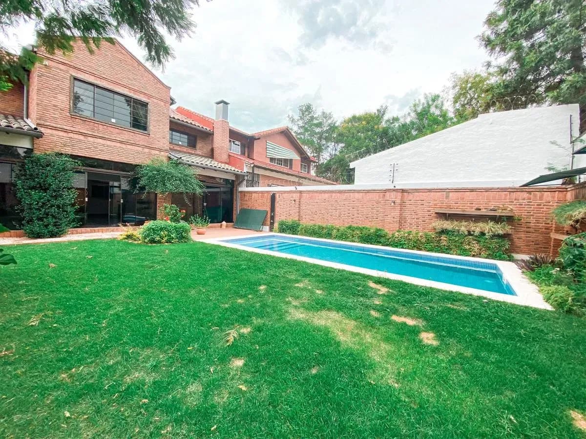 Casa de 4 quartos à Venda em Assunção - Image 2