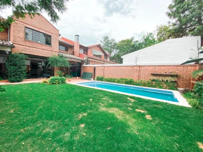 Casa de 4 quartos à Venda em Assunção - Image 2