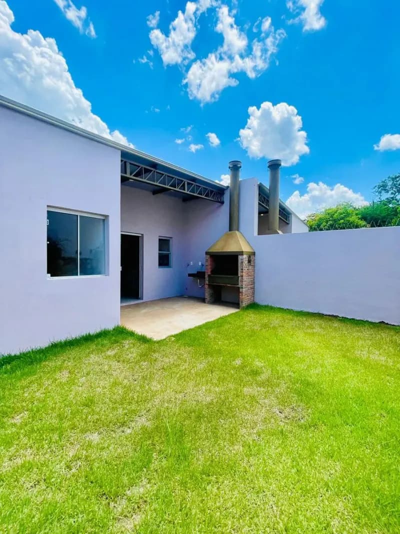 3-Bedroom House for Sale in Maramburé, Luque - Image 2
