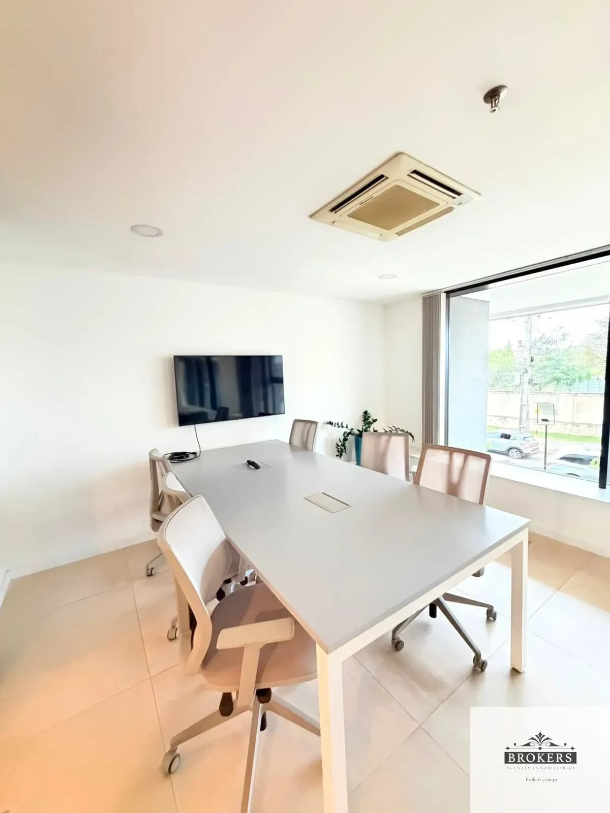 Apartamento de 1 Quarto para Aluguel em Madame Lynch, Assunção - Image 12
