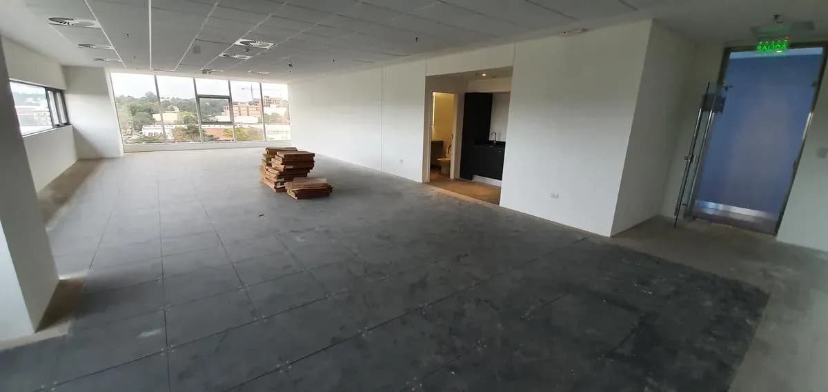 Oficina de 137m² en Alquiler en Mcal. José Félix Estigarribia, Asunción