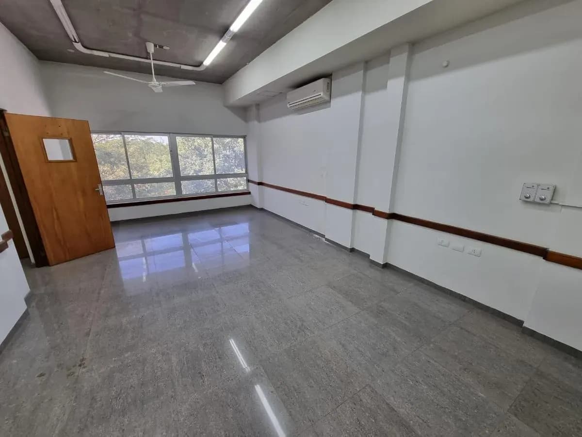 Office of 336m² for Rent in San Cristobal, Asunción - Image 13