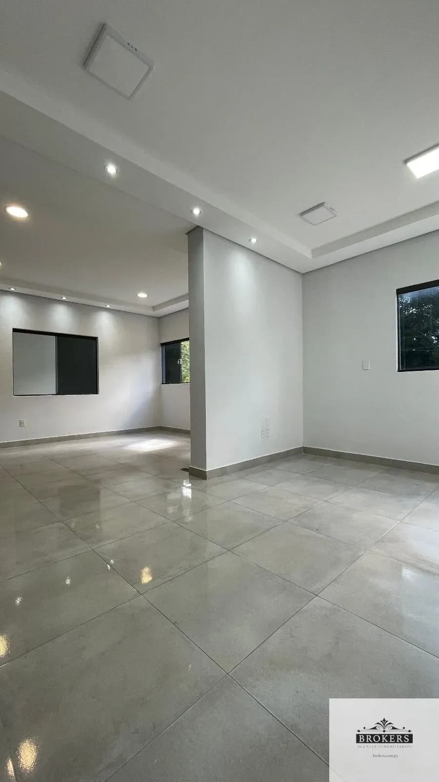 Loja de 550m² para Alugar em Lambaré