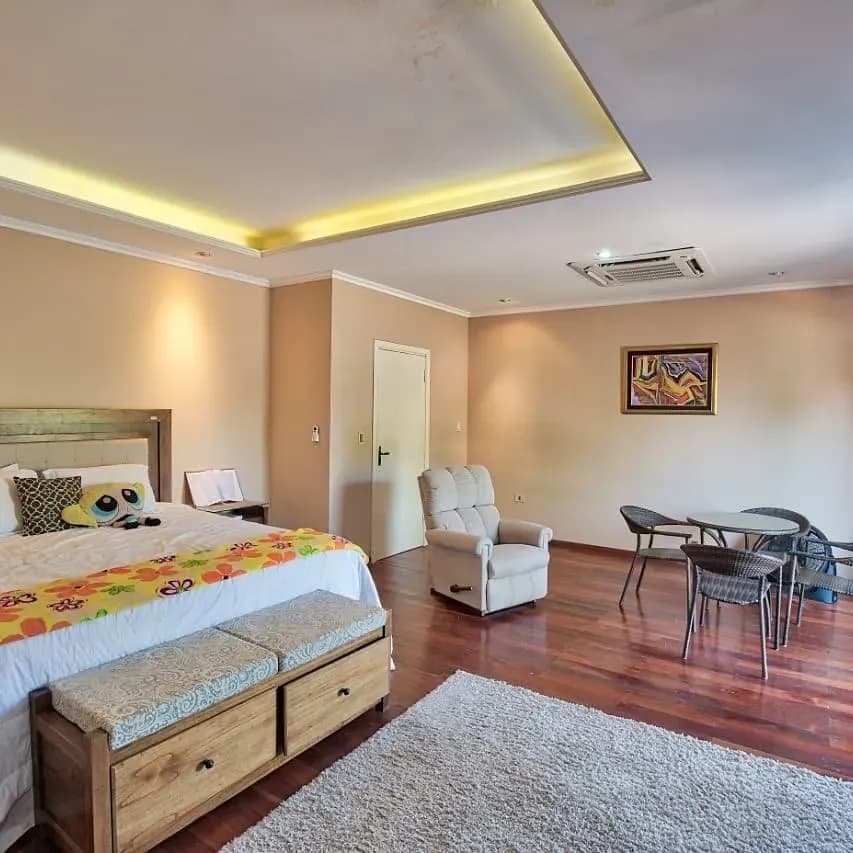 5-Bedroom House for Sale in Loma Merlo, Luque - Image 17