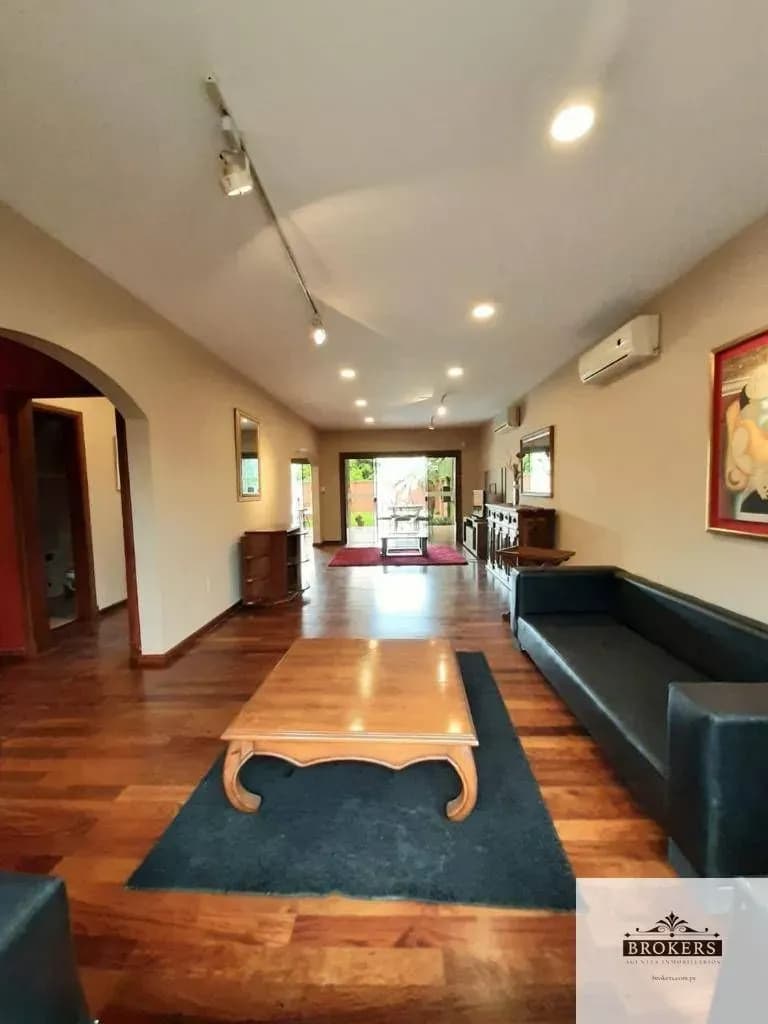 4-Bedroom House for Sale in Los Laureles, Lambaré - Image 4