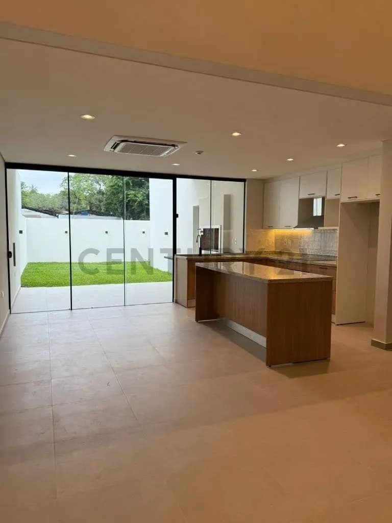 4-Bedroom House for Sale at Heisecke Construction, Luque - Image 6