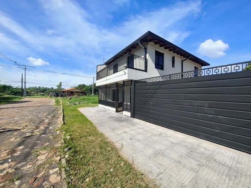 Casa de 3 dormitorios en Venta en Limpio 480 M2 TERRENO CERCA DEL NUEVO SHOPPING PLAZA NORTE - Image 3
