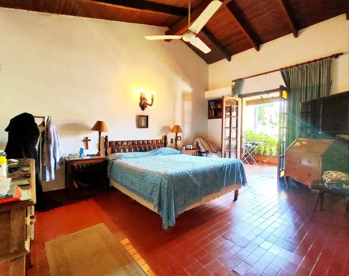 5-Bedroom House for Sale in Santo Domingo, Asunción
