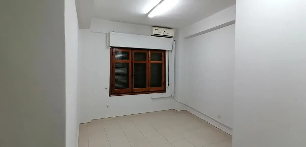 Office of 25.6m² for Rent in La Encarnación, Lambaré - Image 4