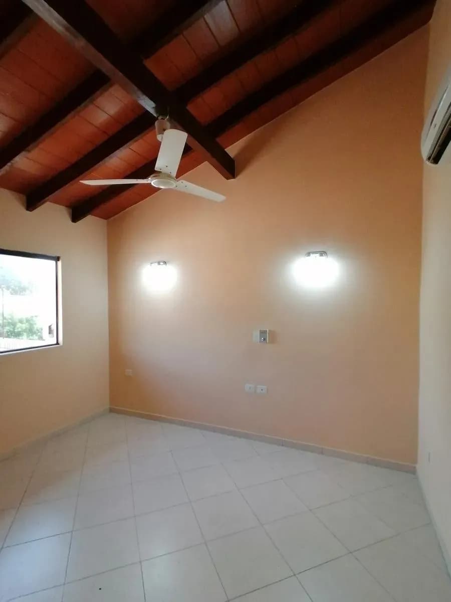 Casa de 4 dormitorios en Venta en Valle Apu´a II, Lambaré - Image 12
