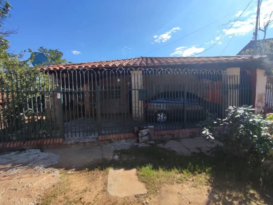 4-Bedroom House for Sale in Monseñor Bogarín, Mariano Roque Alonso - Image 6