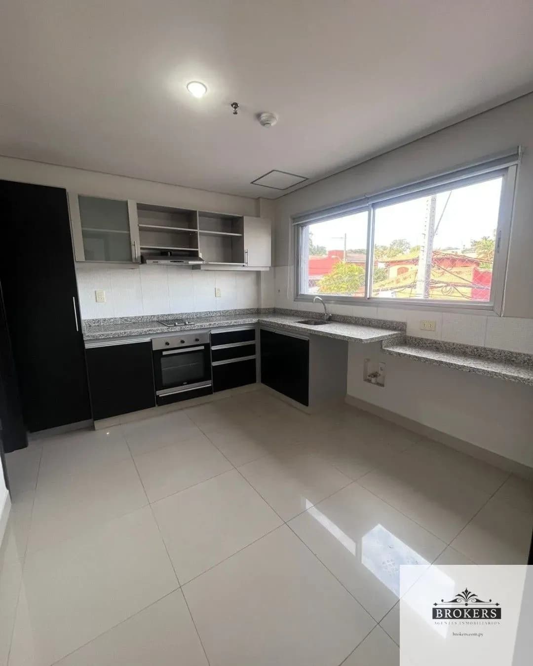 3-Bedroom Apartment for Sale in Las Lomas (Carmelitas), Asunción - Image 7