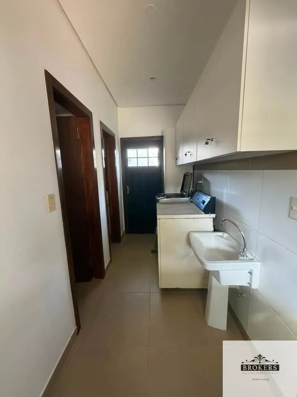 Casa de 3 dormitorios en Alquiler en Primer Barrio, Luque - Image 8