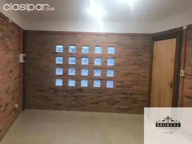 Local Comercial de 314m² en Venta en Mariano Roque Alonso - Image 3