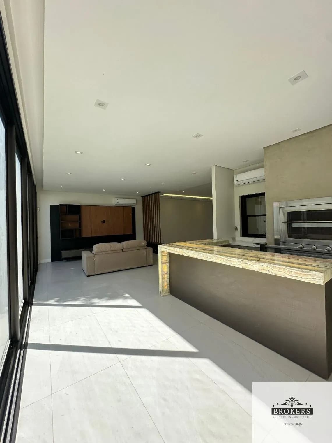 Casa de 4 dormitorios en Venta en San Jorge, Asunción - Image 12