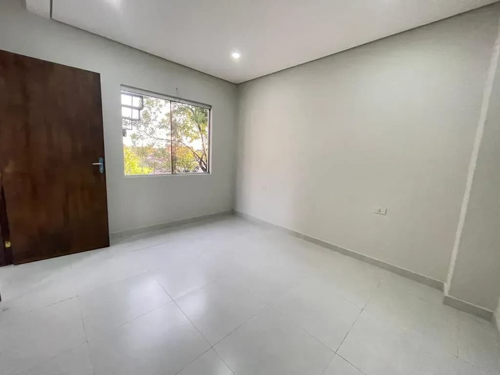 Casa de 3 dormitorios en Venta en Orilla del Campo Grande, Fernando de la Mora - Image 13