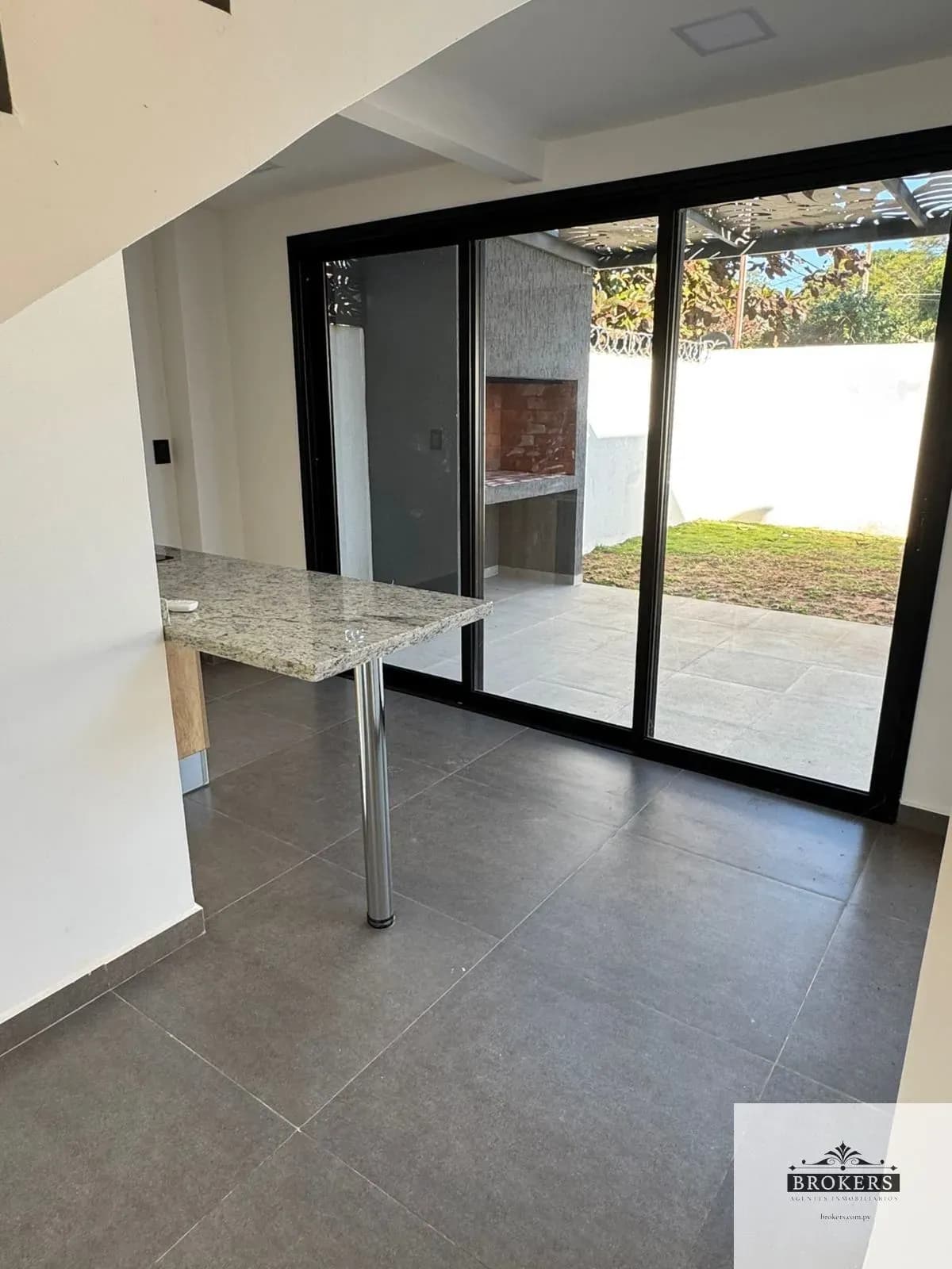 3-Bedroom House for Sale in Laurelty, Luque - Image 12