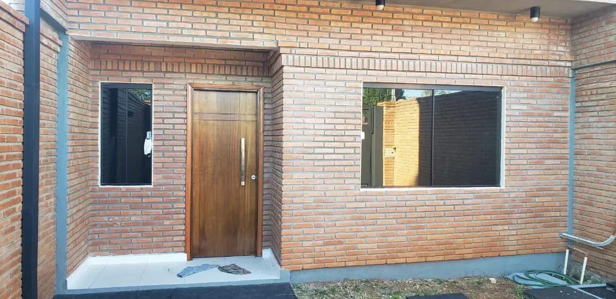 3-Bedroom House for Sale in Fernando de la Mora - Image 8
