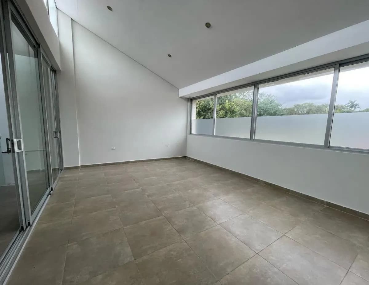 3-Bedroom House for Rent in Mburucuyá, Asunción